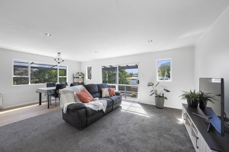 Photo of property in 49 Queens Avenue, Waikuku Beach, 7402