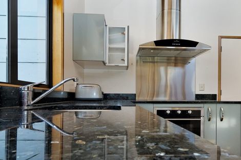 Photo of property in 15 Pendrell Road, Piha, New Lynn, 0772