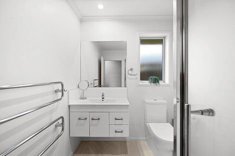 Photo of property in 19 Ladeira Place, Fitzroy, Hamilton, 3206