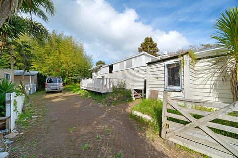 Photo of property in 56 Clayburn Road, Glen Eden, Auckland, 0602