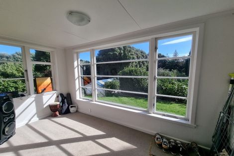 Photo of property in 13 Ames Street, Paekakariki, 5034