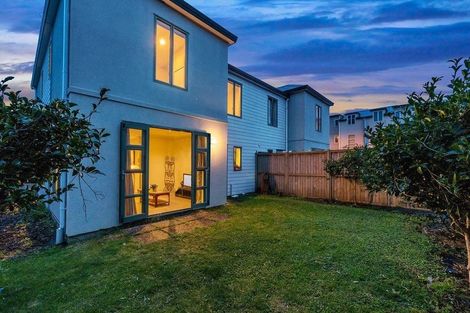 Photo of property in 39 Verdale Circle, Glen Eden, Auckland, 0602