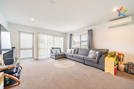 Photo of property in 25a Wainuiomata Road, Wainuiomata, Lower Hutt, 5014
