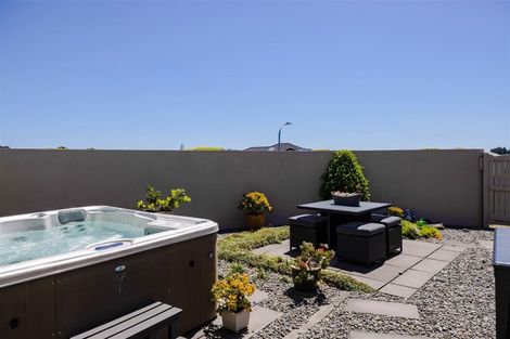 Photo of property in 10 Sampson Avenue, Waiwhakaiho, New Plymouth, 4312