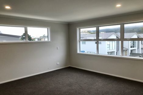 Photo of property in 24 Bluff Road, Kenepuru, Porirua, 5022