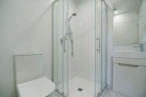 Photo of property in 2d Taratoa Street, Point England, Auckland, 1072