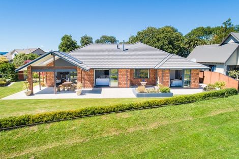 Photo of property in 30 Grand Oaks Drive, Awapuni, Palmerston North, 4412