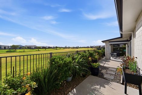 Photo of property in 29 Harding Drive, Papamoa Beach, Papamoa, 3118
