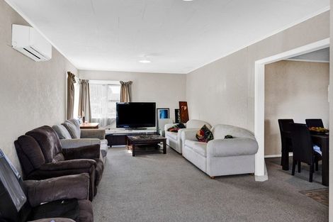 Photo of property in 21 Vogel Street, Hawera, 4610