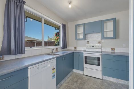 Photo of property in 1/98a Lake Terrace Road, Burwood, Christchurch, 8061