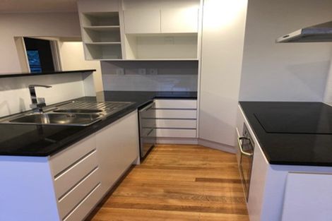 Photo of property in 5/8 Tawera Road, Greenlane, Auckland, 1051