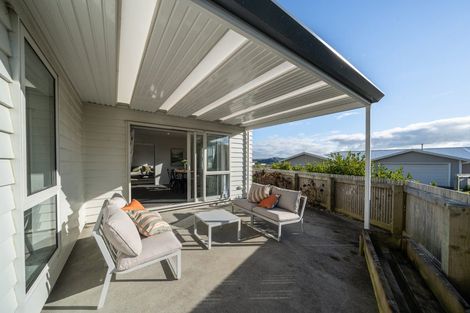 Photo of property in 8 Antigua Way, Grenada Village, Wellington, 6037