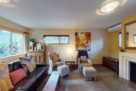 Photo of property in 10 Juliet Place, Forrest Hill, Auckland, 0620