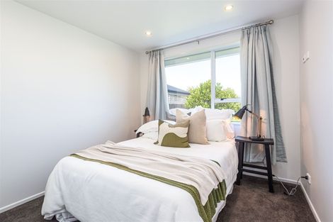 Photo of property in 15 Royal Park Drive, Parklands, Christchurch, 8083