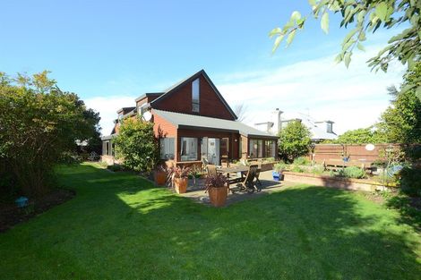 Photo of property in 27 Glenharrow Avenue, Avonhead, Christchurch, 8042