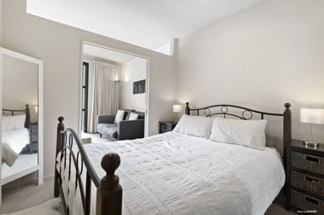 Photo of property in Atrium Towers, 1n/154 The Terrace, Wellington Central, Wellington, 6011