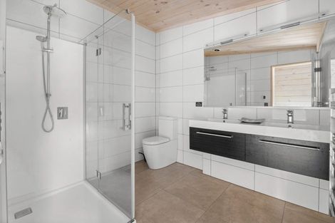 Photo of property in 24 Lacebark Drive, Kinloch, Taupo, 3377