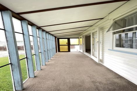 Photo of property in 45 Sunnynook Road, Forrest Hill, Auckland, 0620