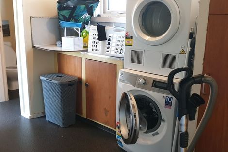 Photo of property in 9 Terrace Road, Titahi Bay, Porirua, 5022