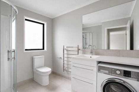 Photo of property in 2 Whakato Avenue, Kumeu, 0810