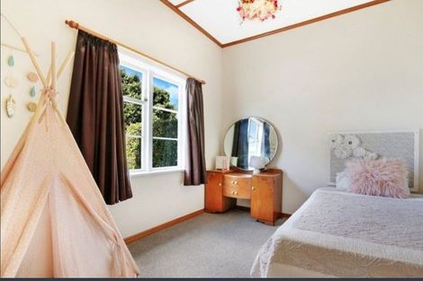 Photo of property in 33 Awatea Street, Ranui, Porirua, 5024