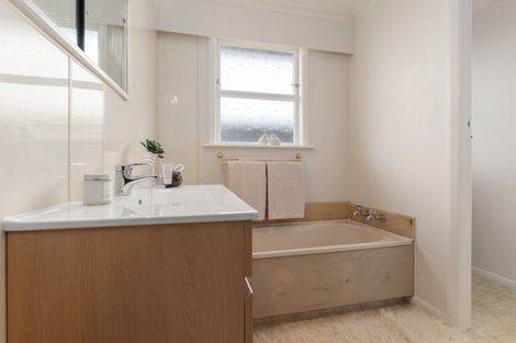 Photo of property in 9 Armstrong Avenue, Carterton, 5713