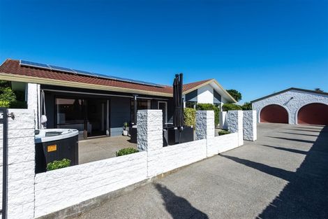 Photo of property in 9 Wakelin Place, Redwood, Christchurch, 8051