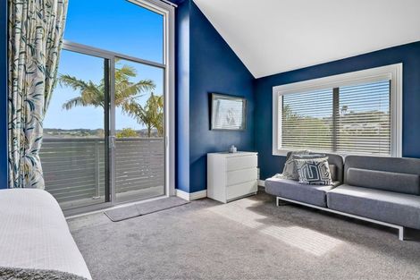 Photo of property in 57 Esther Place, Red Beach, 0932