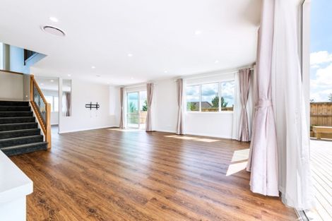 Photo of property in 22 Mackay Drive, Greenhithe, Auckland, 0632