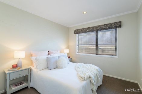 Photo of property in 43 Percy Kinsman Crescent, Riverstone Terraces, Upper Hutt, 5018