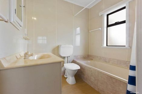 Photo of property in 33 Eastglen Road, Glen Eden, Auckland, 0602