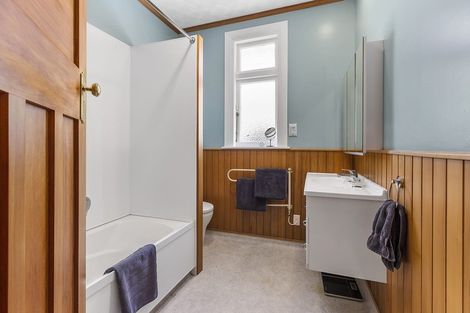 Photo of property in 35 Clyde Street, Island Bay, Wellington, 6023