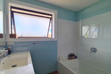 Photo of property in 18 Camelia Place, Islington, Christchurch, 8042