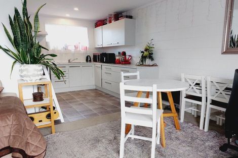 Photo of property in 5/80 Portage Road, New Lynn, Auckland, 0600