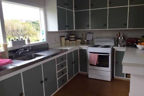 Photo of property in 9 Pekanga Road, Normandale, Lower Hutt, 5010