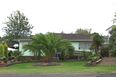 Photo of property in 11 Truscott Place, West Harbour, Auckland, 0618