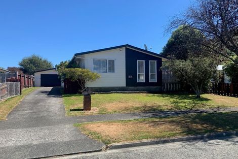 Photo of property in 37 Tacoma Drive, Totara Park, Upper Hutt, 5018