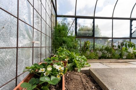 Photo of property in 331 Karori Road, Karori, Wellington, 6012