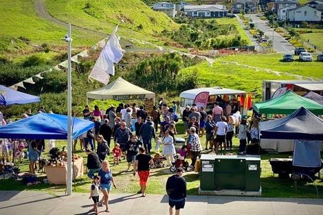 Photo of property in 10/19 Windlass Street, Long Bay, Auckland, 0630