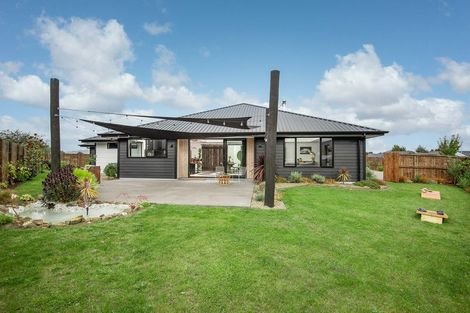 Photo of property in 10 Franks Place, Outram, 9019