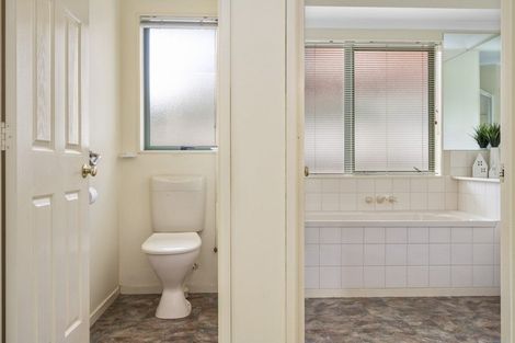 Photo of property in 10 John Webb Drive, Glenview, Hamilton, 3206