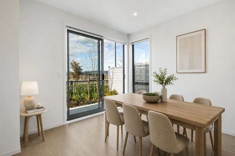 Photo of property in 4 Wintergarden Avenue, Rosehill, 2113