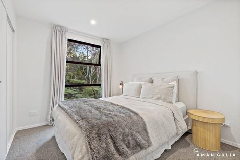 Photo of property in 33 Tokai Place, Glen Eden, 0602