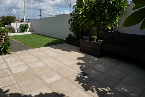 Photo of property in 43 Bleakhouse Road, Howick, Auckland, 2014