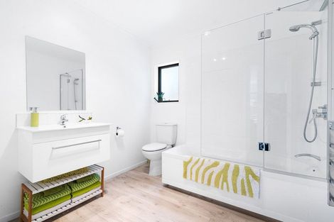 Photo of property in 1 Maple Lane, Martinborough, 5711