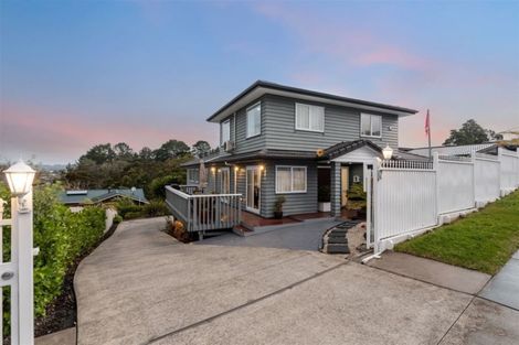 Photo of property in 92 Lake Panorama Drive, Henderson Valley, Auckland, 0612