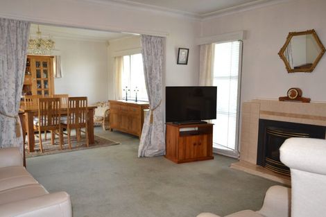 Photo of property in 2 Freyberg Crescent, Pukekohe, 2120