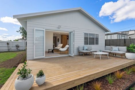 Photo of property in 122a Lynwood Road, New Lynn, Auckland, 0600