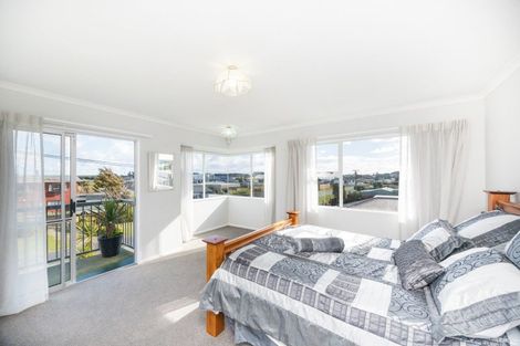 Photo of property in 43 Shortt Street, Foxton Beach, Foxton, 4815