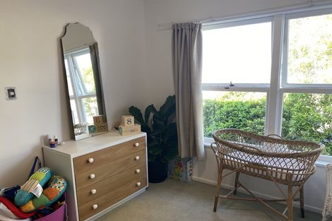 Photo of property in 1/24 Knights Road, Rothesay Bay, Auckland, 0630